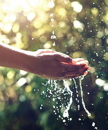 hands with water
